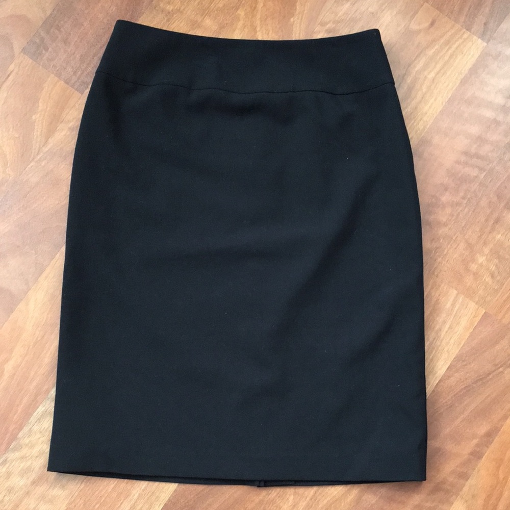EUC Black skirt - Picture 1 of 11